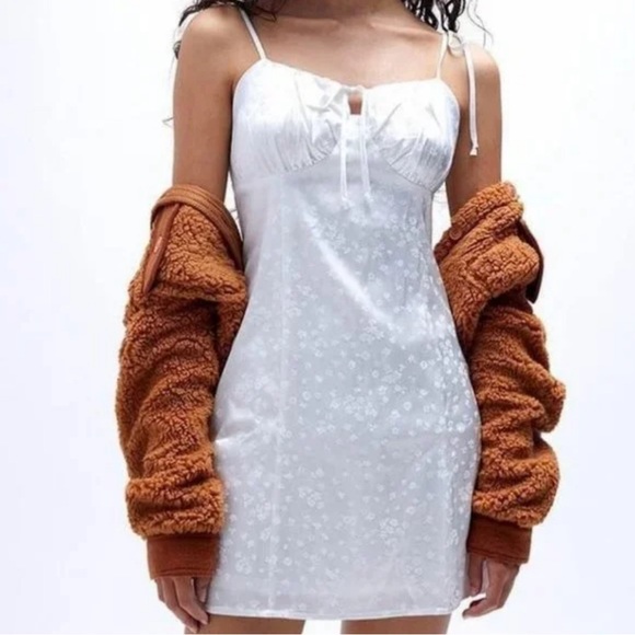 La Hearts Dresses & Skirts - L.A HEARTS White Floral Embossed Mini
Dress Size Small